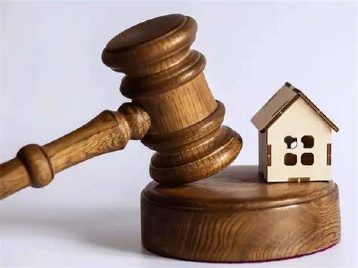 Can a great grand father own ancestral land?