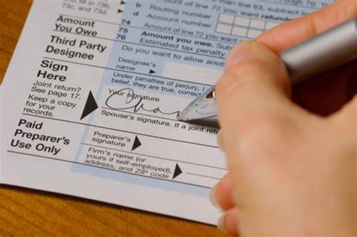 Can my mom sign my tax return?