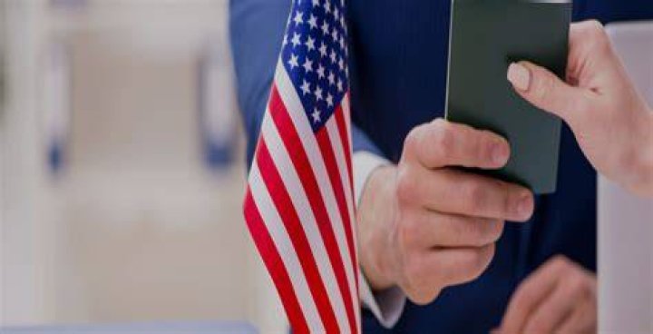 Can permanent residence be taken away?