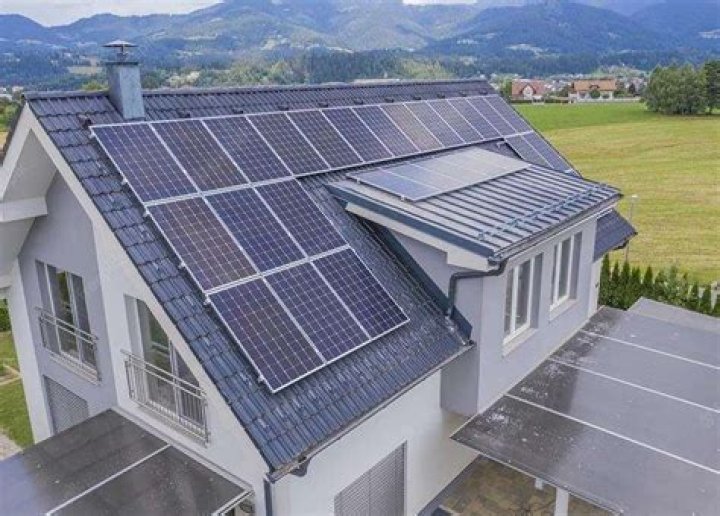 Can solar panels be tracked?
