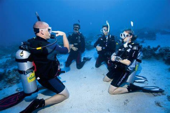 How do I prepare for scuba diving lessons?
