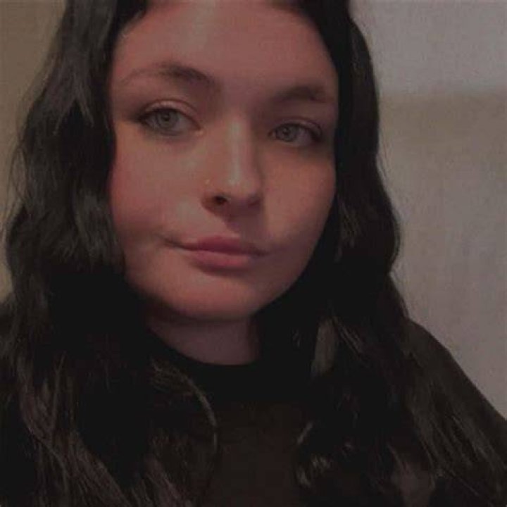 What age can my daughter choose to live with me?