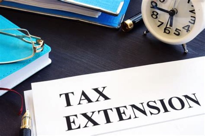 What are the advantages of filing a tax extension?